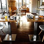 Business Hotel 3*