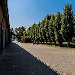 Business Hotel