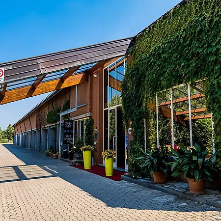 Business Hotel 3*