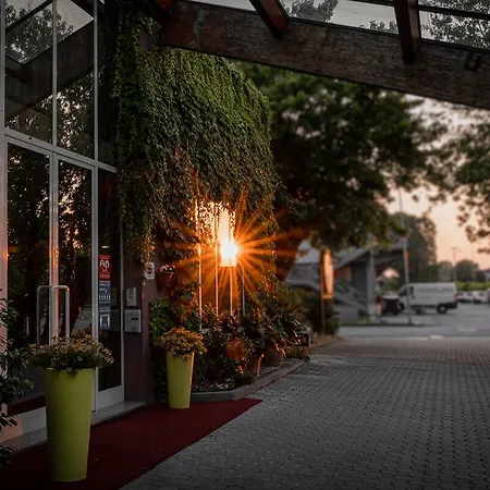 Business Hotel