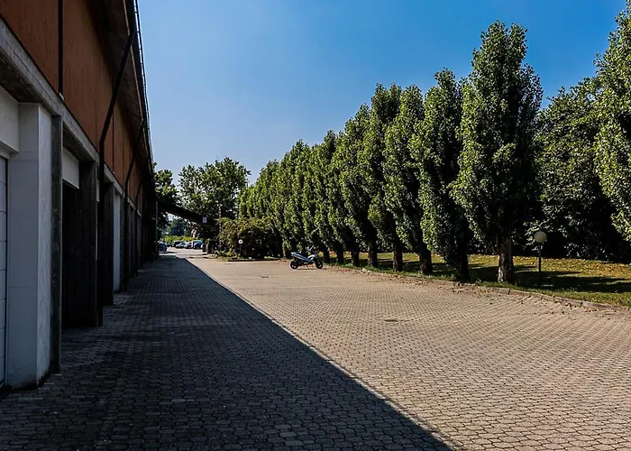 Business Hotel